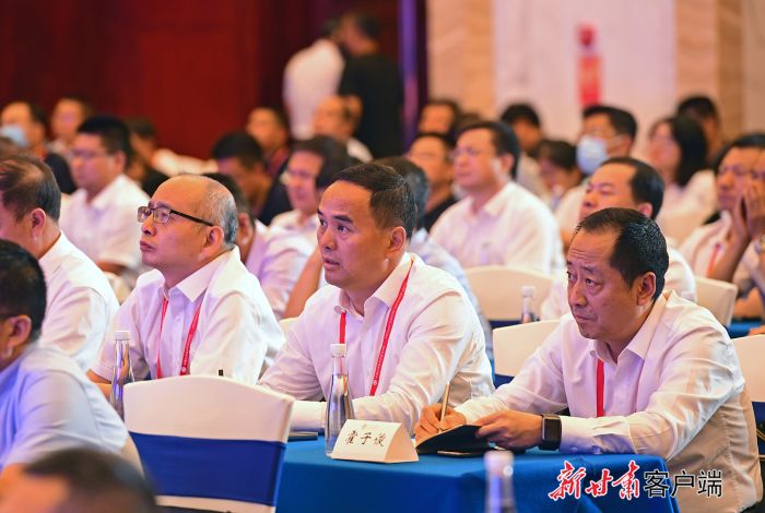 强工业行动发展论坛在兰举行。.jpg