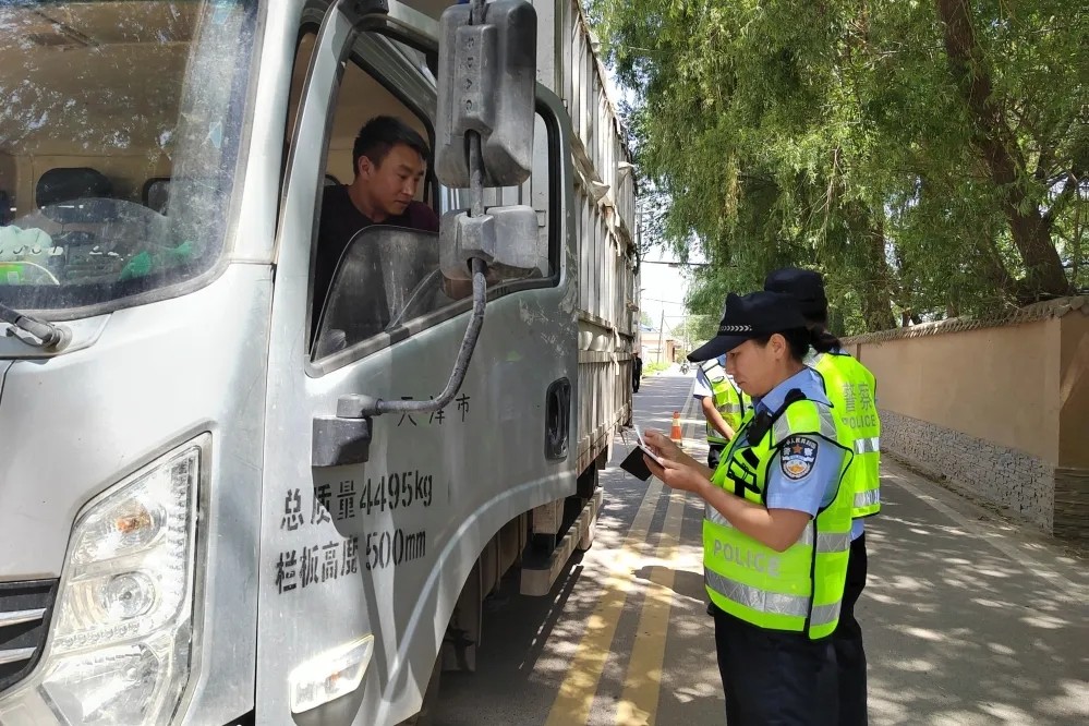 （qEY配图）临夏交警：五个紧盯筑牢夏季(23954585)-20230717215551