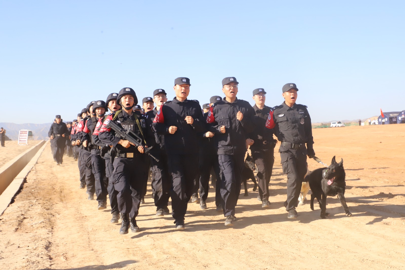 （AqEY，配图）白银公安举行特巡警队伍(24343338)-20230801114738