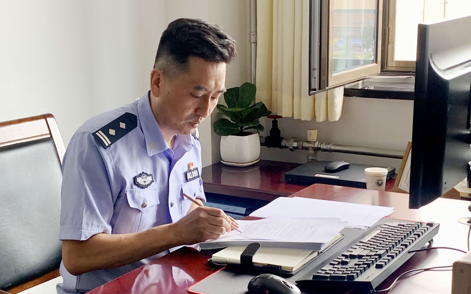 （AQEY，配图2）惩恶扬善的“忠诚卫士(24437492)-20230803175153