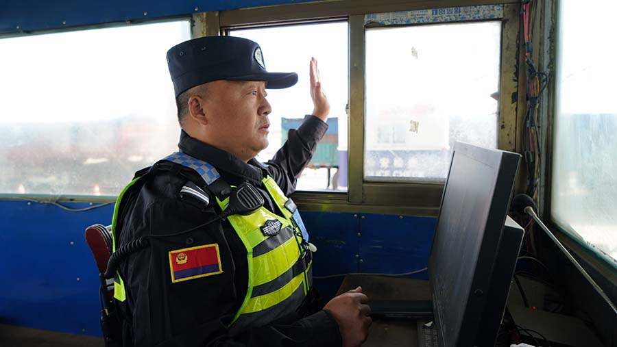 （qYE配图2）战严寒斗酷暑坚守甘肃“西(24621497)-20230810183951