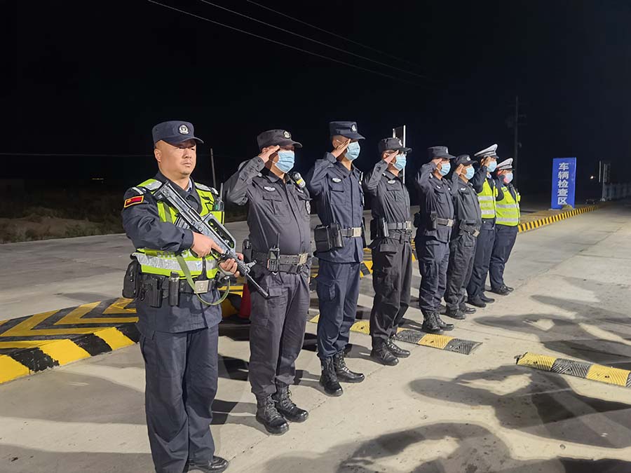 （qYE 配图3）战严寒斗酷暑坚守甘肃“(24621447)-20230810183959