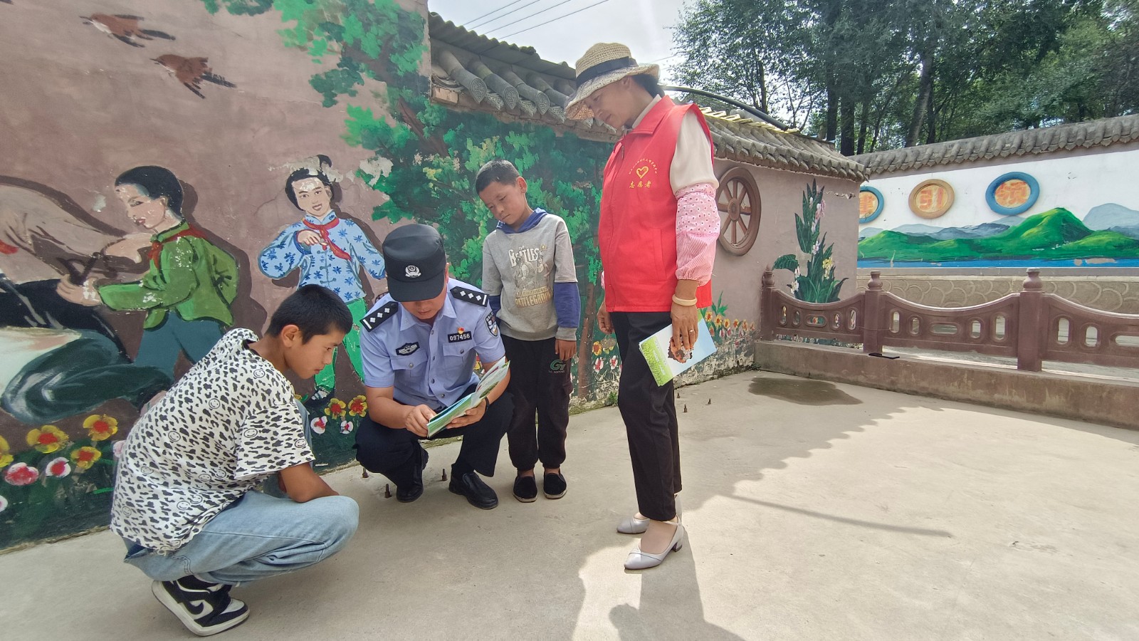 （AqEY图片新闻）开展普法宣传  提高(25016355)-20230824122148