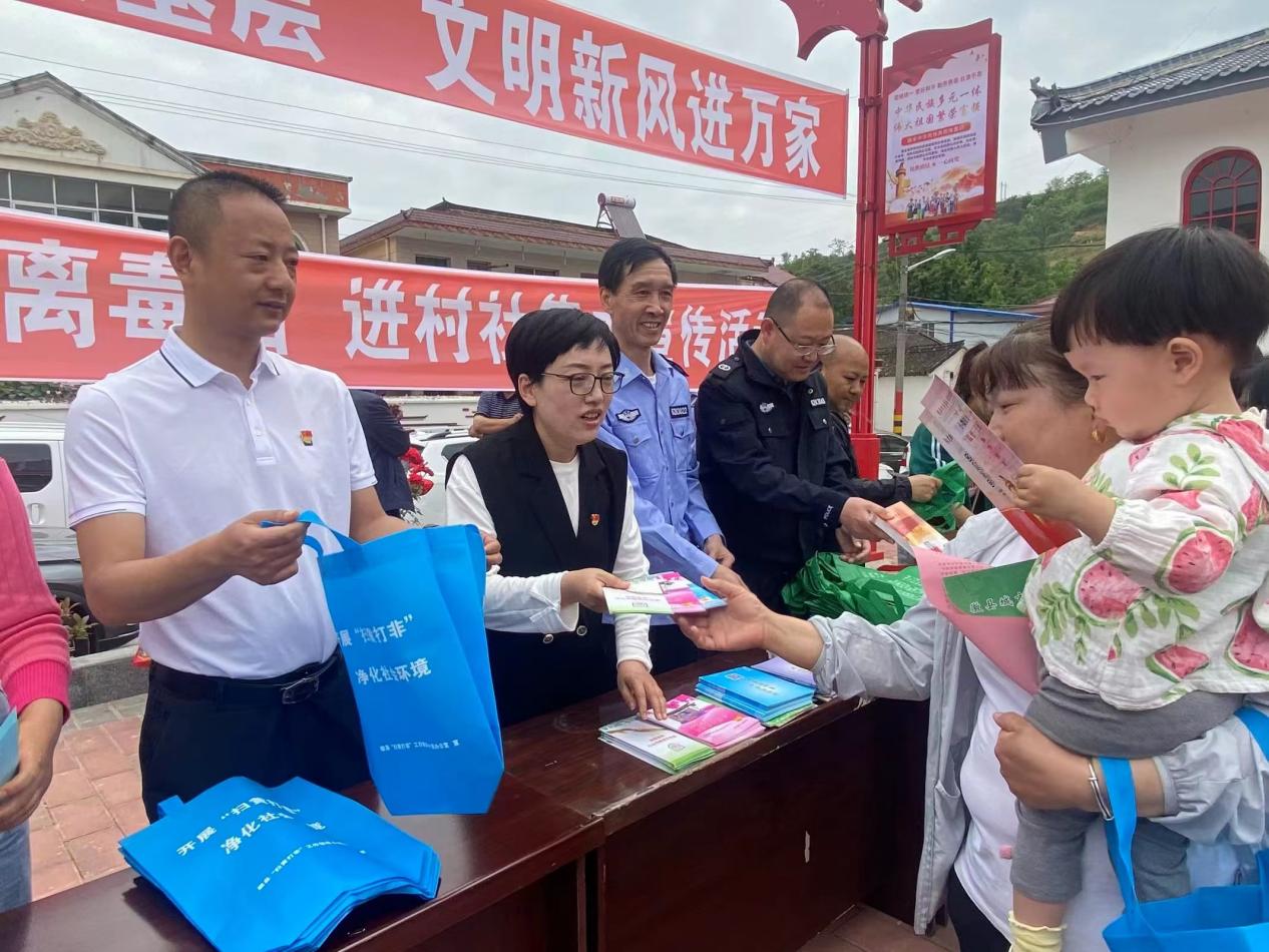 徽县城关镇：念好“三字诀” 答好“平安卷”