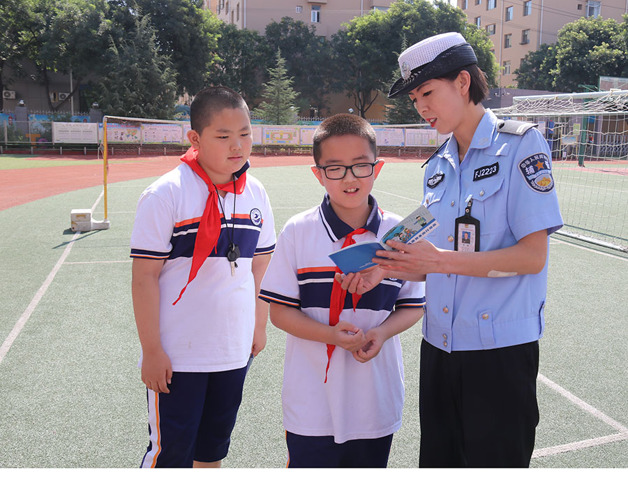 （AqEY图片新闻）小手拉大手交通安全宣(25249602)-20230901153218