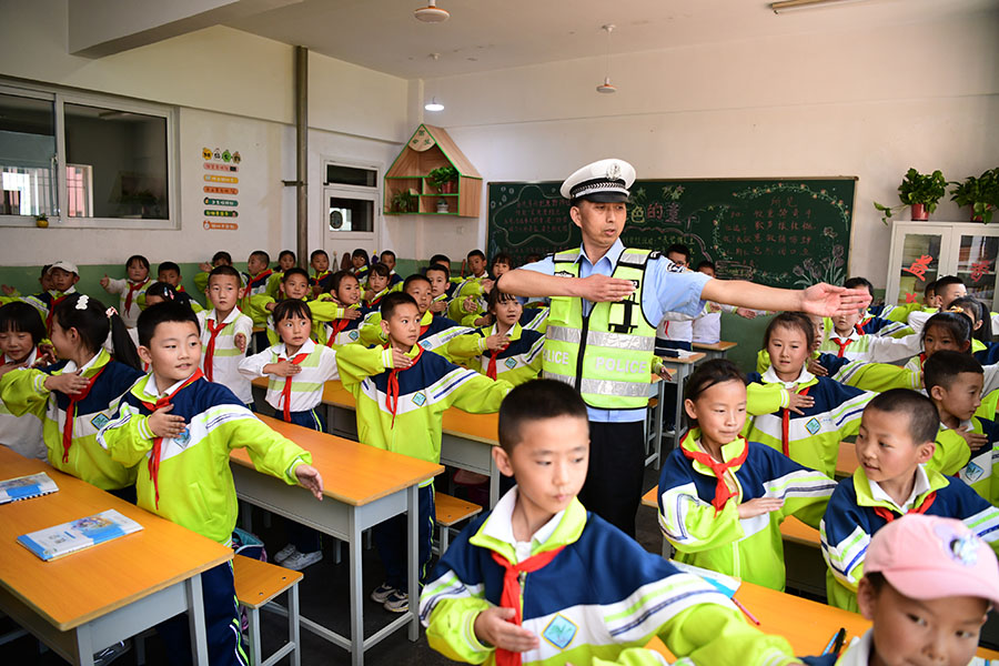 （QEY 图片新闻）提高学生交通安全意识(25363242)-20230906144739