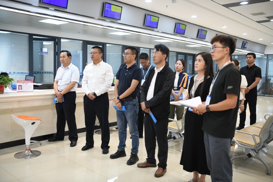 【让平安的阳光照耀千家万户】主题采访团走进康乐县综治中心