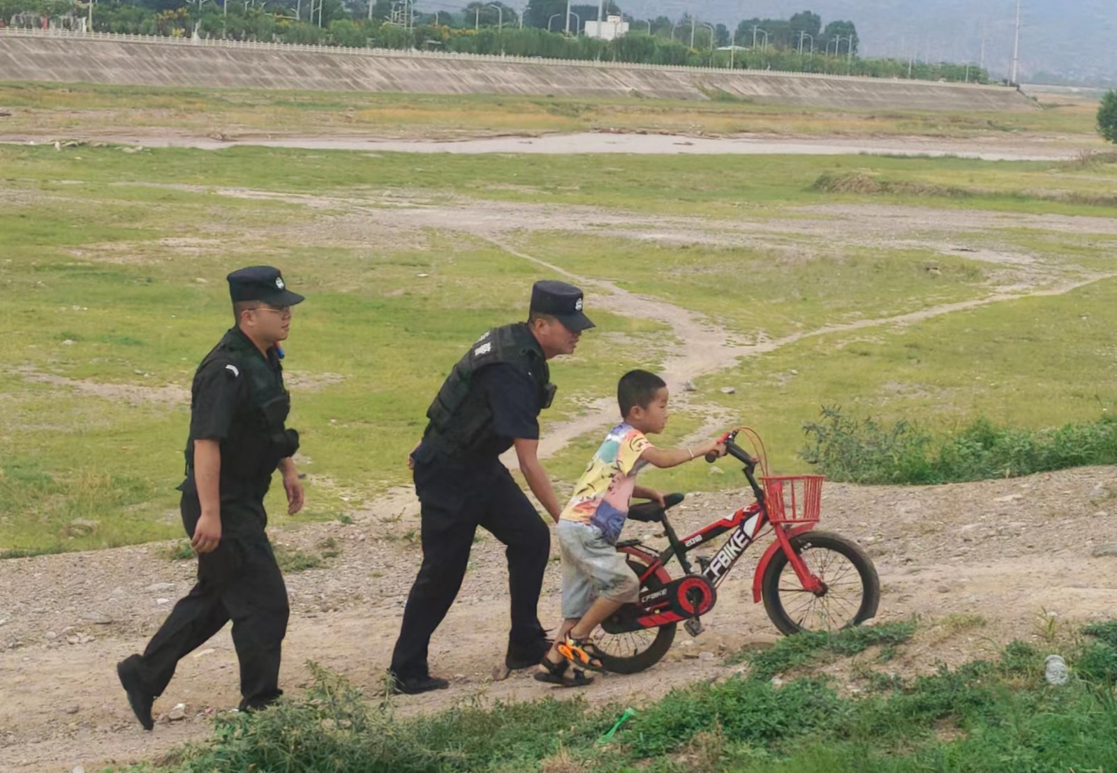 （AQYE配图2）做好“小服务” 汇聚“(25690895)-20230919121311