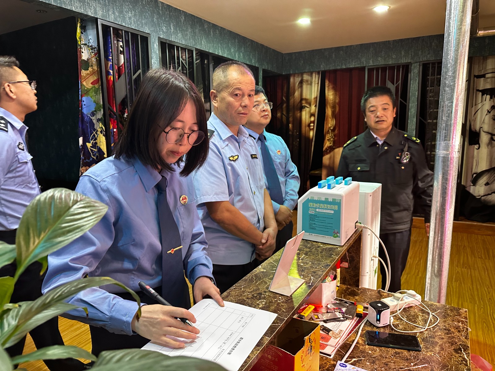 岷县多部门净化未成年人成长环境