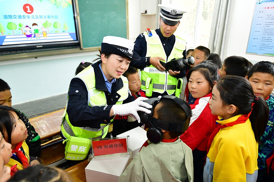 （AQEY，图片新闻）交通安全宣传进校园(26354245)-20231013164609