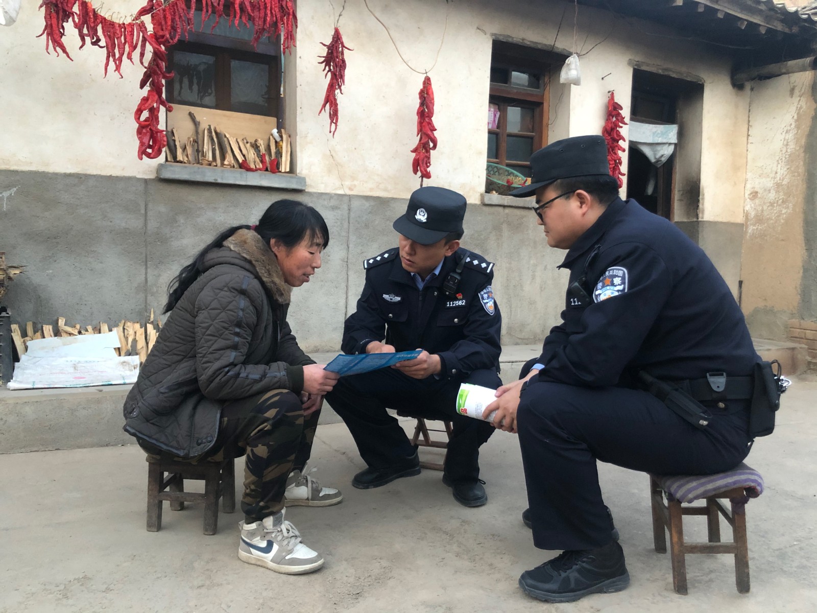 （WAQEY）图片新闻：倾力守护群众的“(27265049)-20231113221526