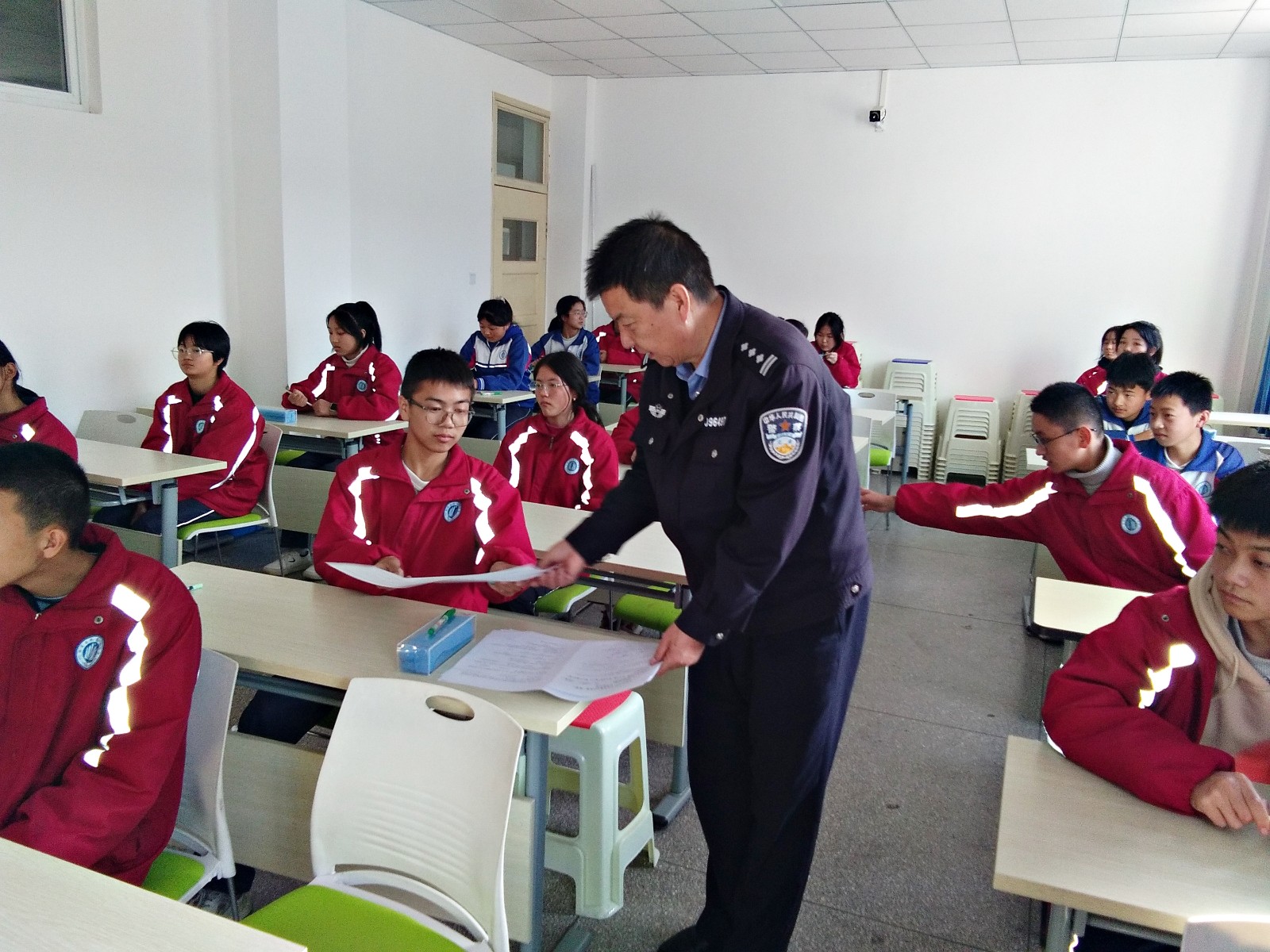 （wAQEY 图片新闻）临夏县2万学生参(27669590)-20231130214410