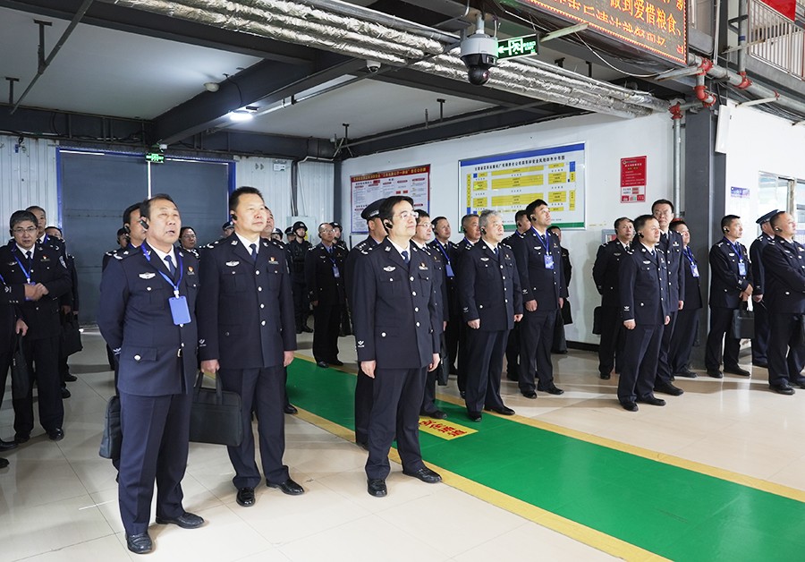 （AQEY，大墙内外头题组图1）筑牢监狱(29500485)-20240202170933