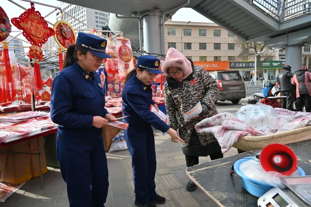 （qEY新春走基层 配图）“火焰蓝”走街(29575891)-20240205101345