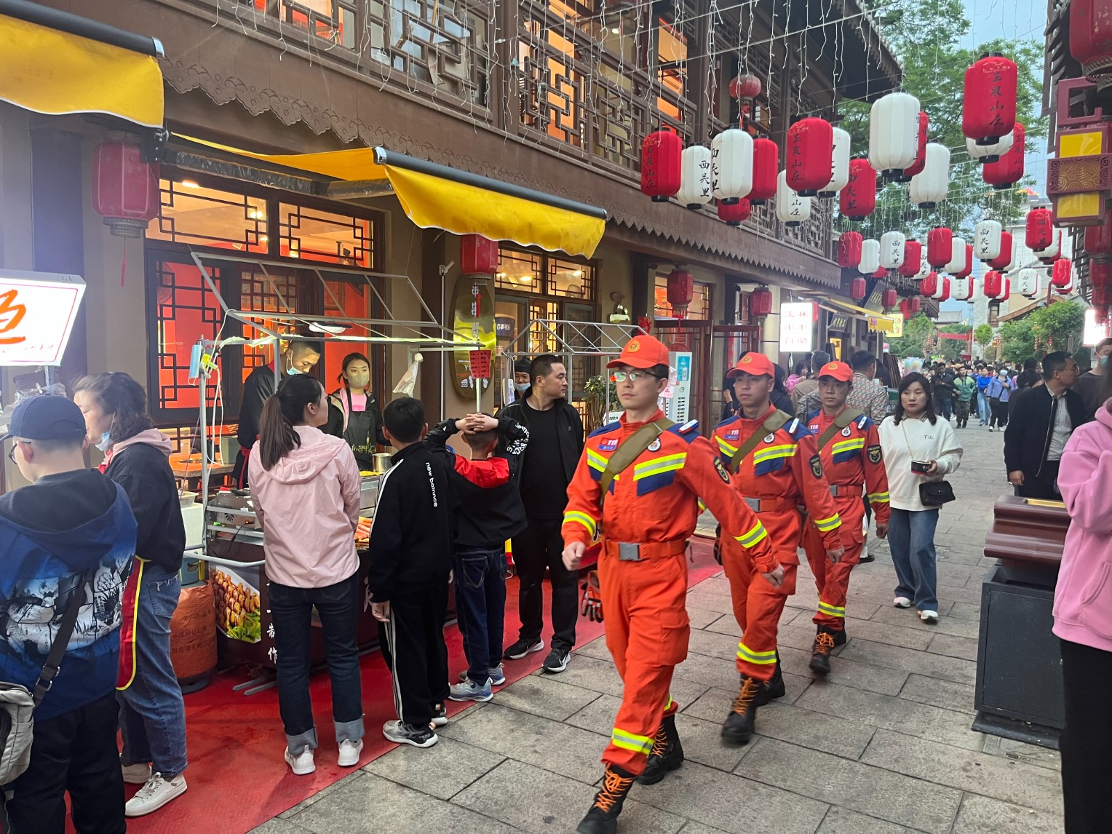 （QEY消防专栏 配图）守护万家灯火 守(29712660)-20240209153547