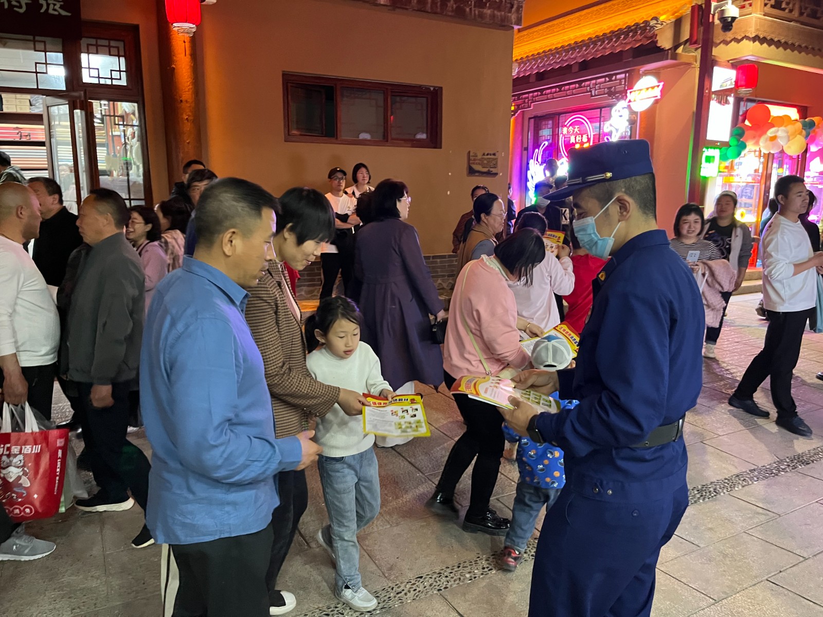 （QEY消防专栏 配图）守护万家灯火 守(29712659)-20240209153541