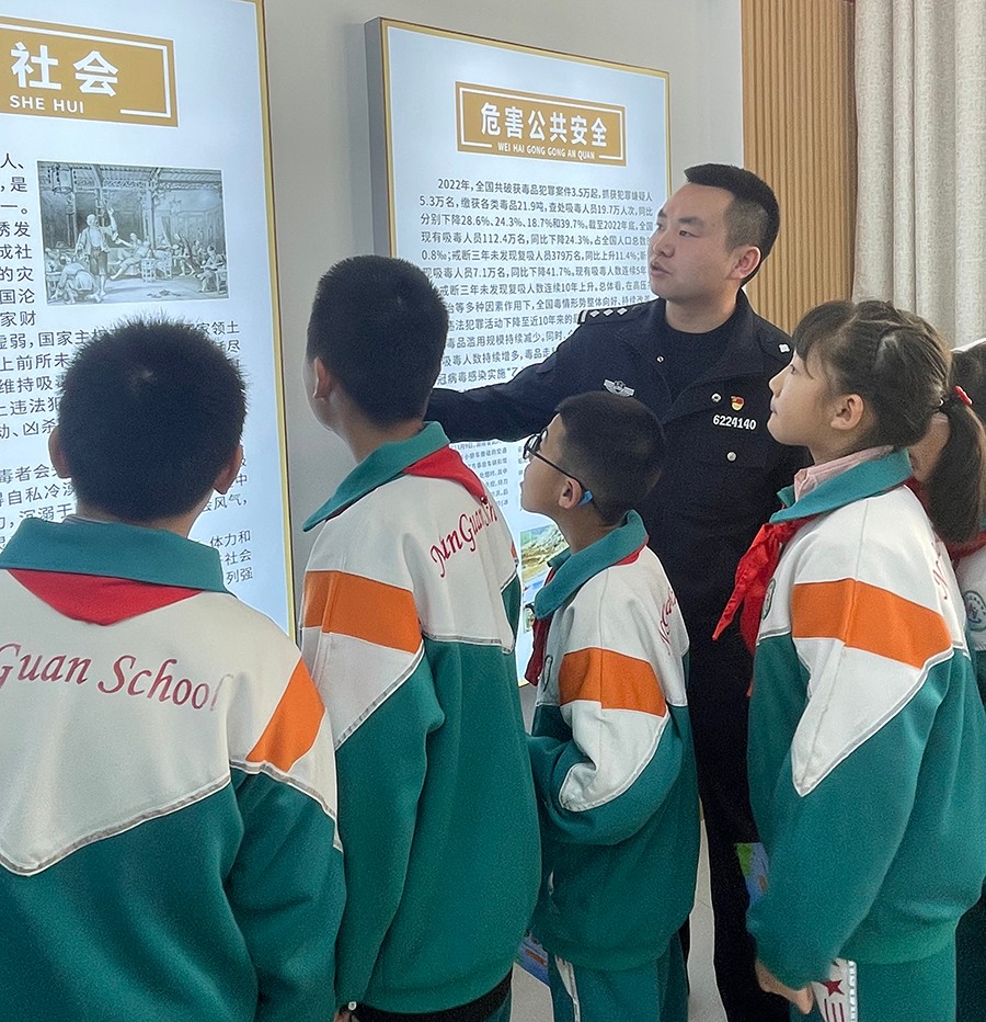 （AqYE，司法周刊图片新闻）支部共建 (30863167)-20240327150936
