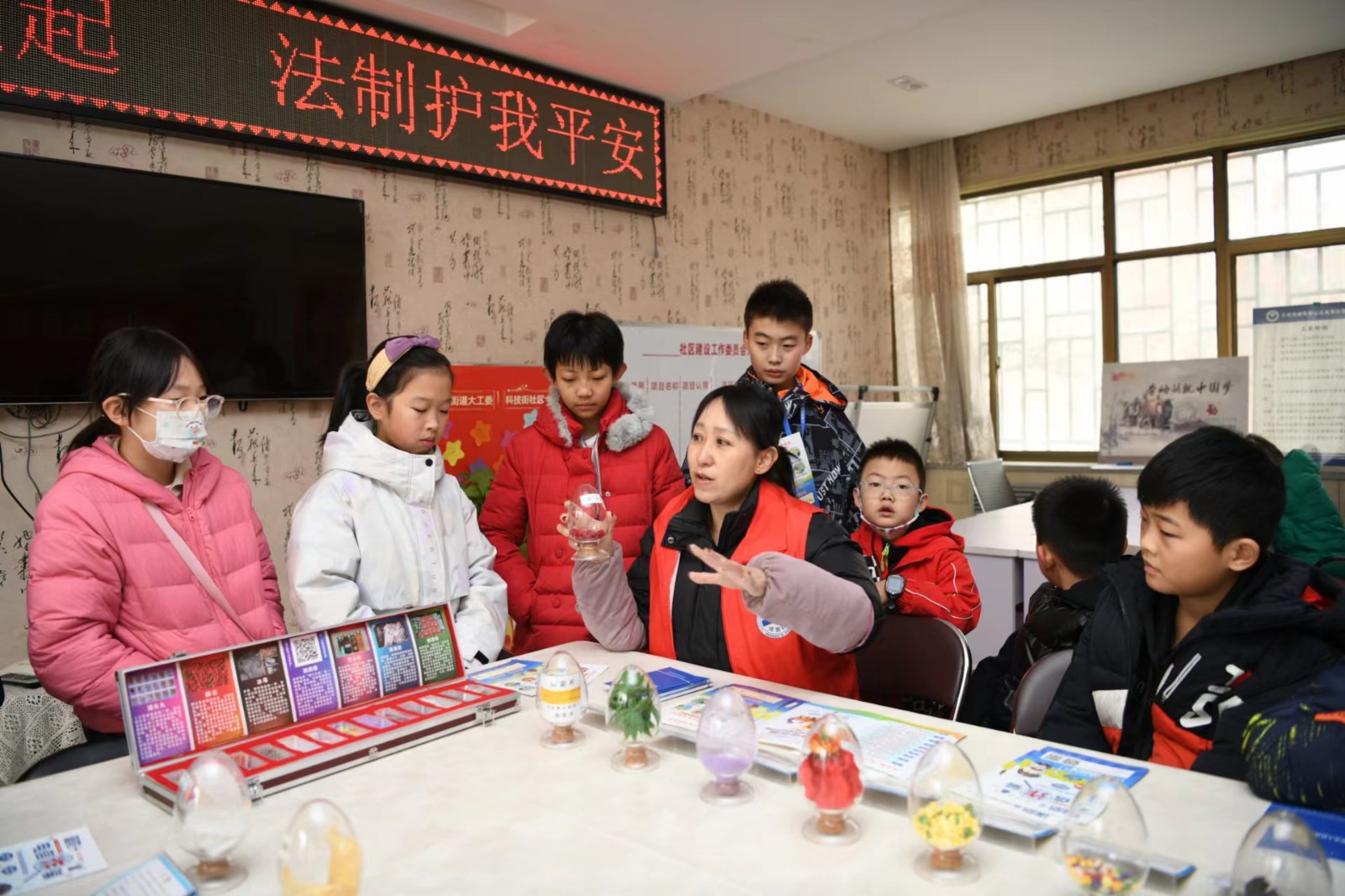 （AqEY图片新闻）禁毒知识入童心(30920059)-20240328152728