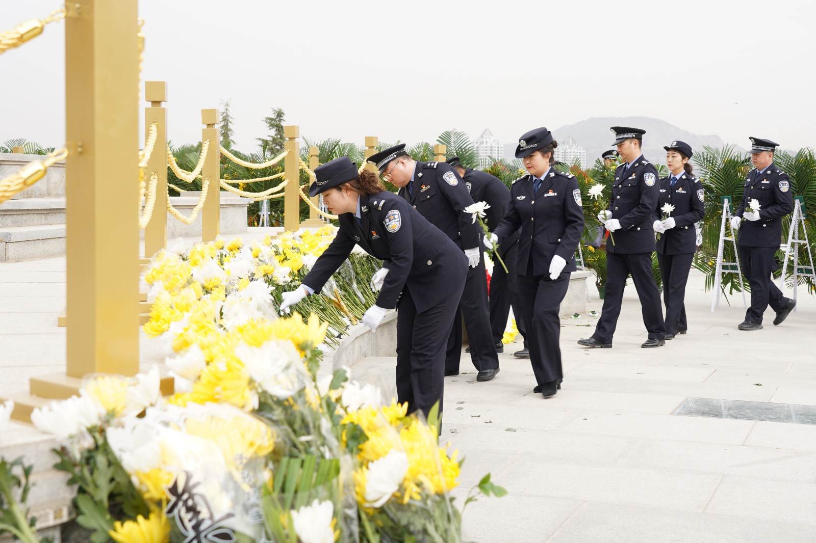 （AqEY 配图）缅怀革命英烈 赓续红色(31075065)-20240403150049