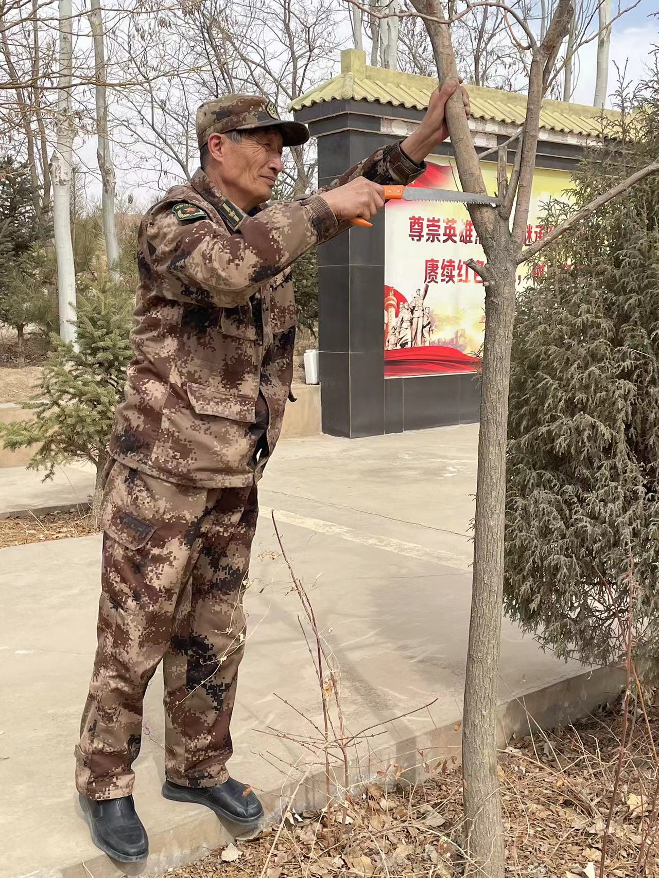 （WAQE Y 配图）当好革命火种的“传(31121108)-20240407153455