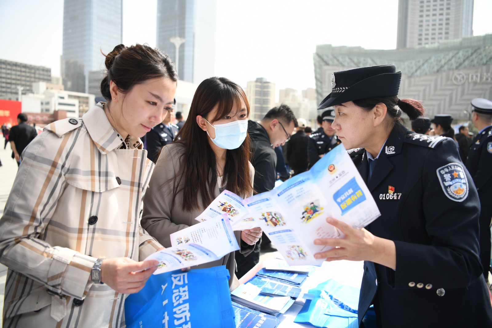 （QY配图3）国家安全 你我共筑(31348044)-20240415215936