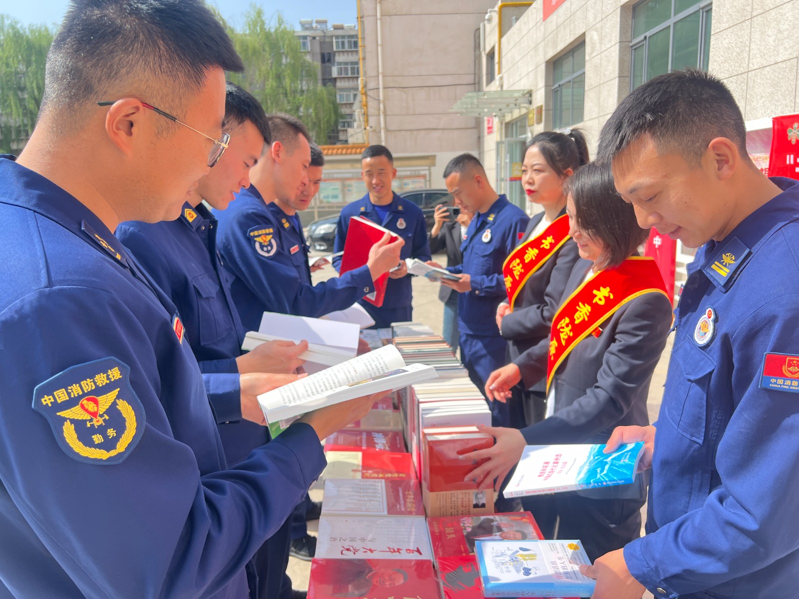 （AEqY 图片新闻）共建文化消防 蓝焰(31497118)-20240425084038
