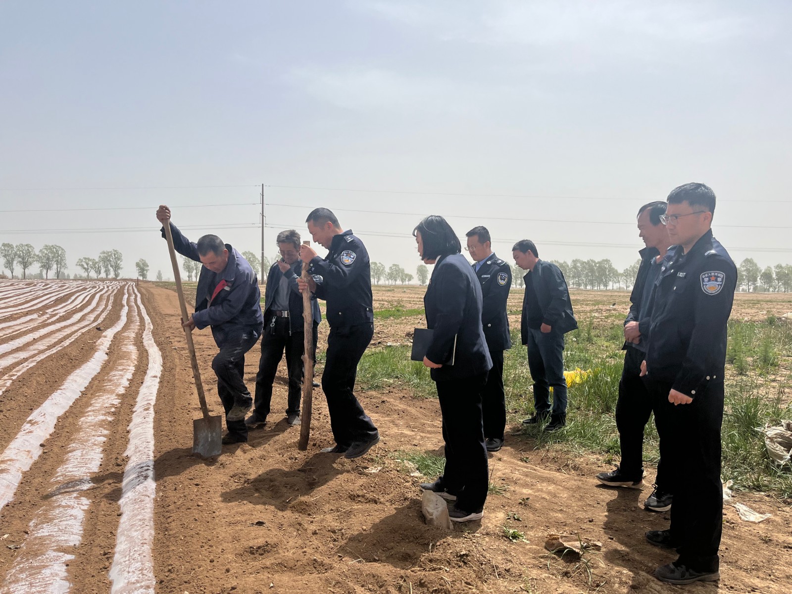 _(WAqEY 配图)崇信县法院:“司法(31571575)-20240426165324 _(WAqEY 配图)崇信县法院:“司法(31571575)-20240426165324