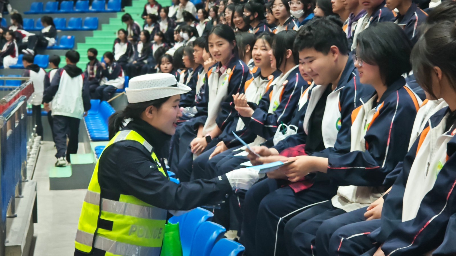 （WAQEY，图片新闻）广河县交警利用篮(31602089)-20240428110803