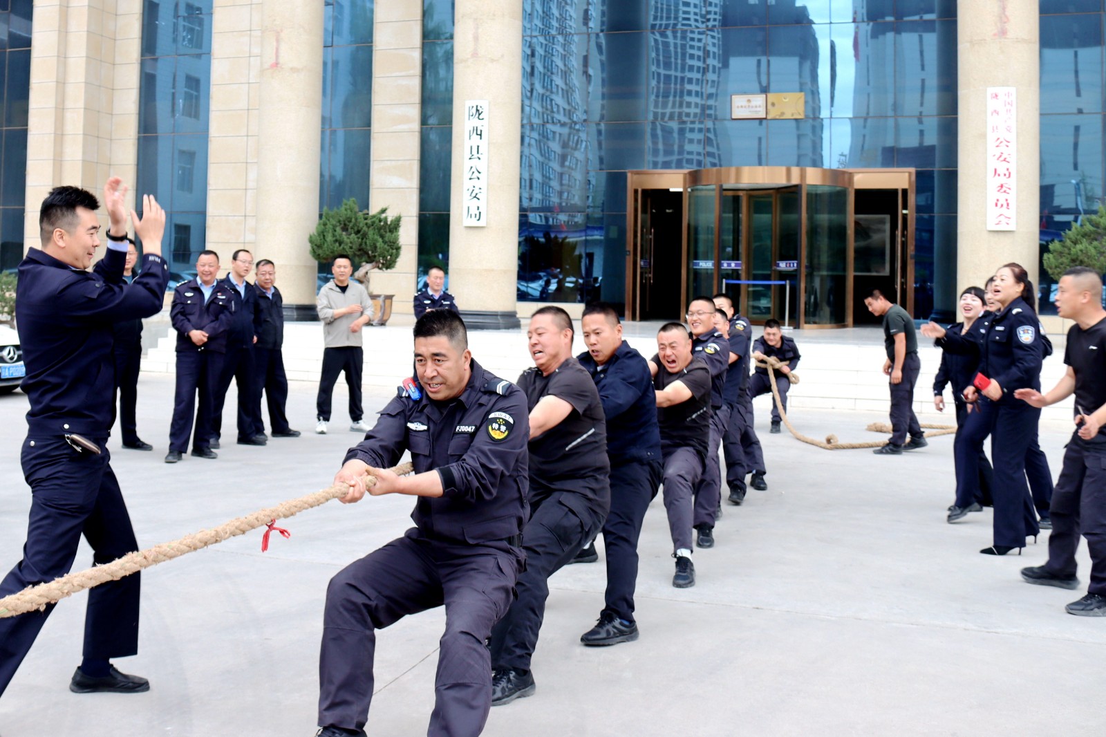 （wAqEY）图片新闻：活跃警营文化生活(31641181)-20240429174313