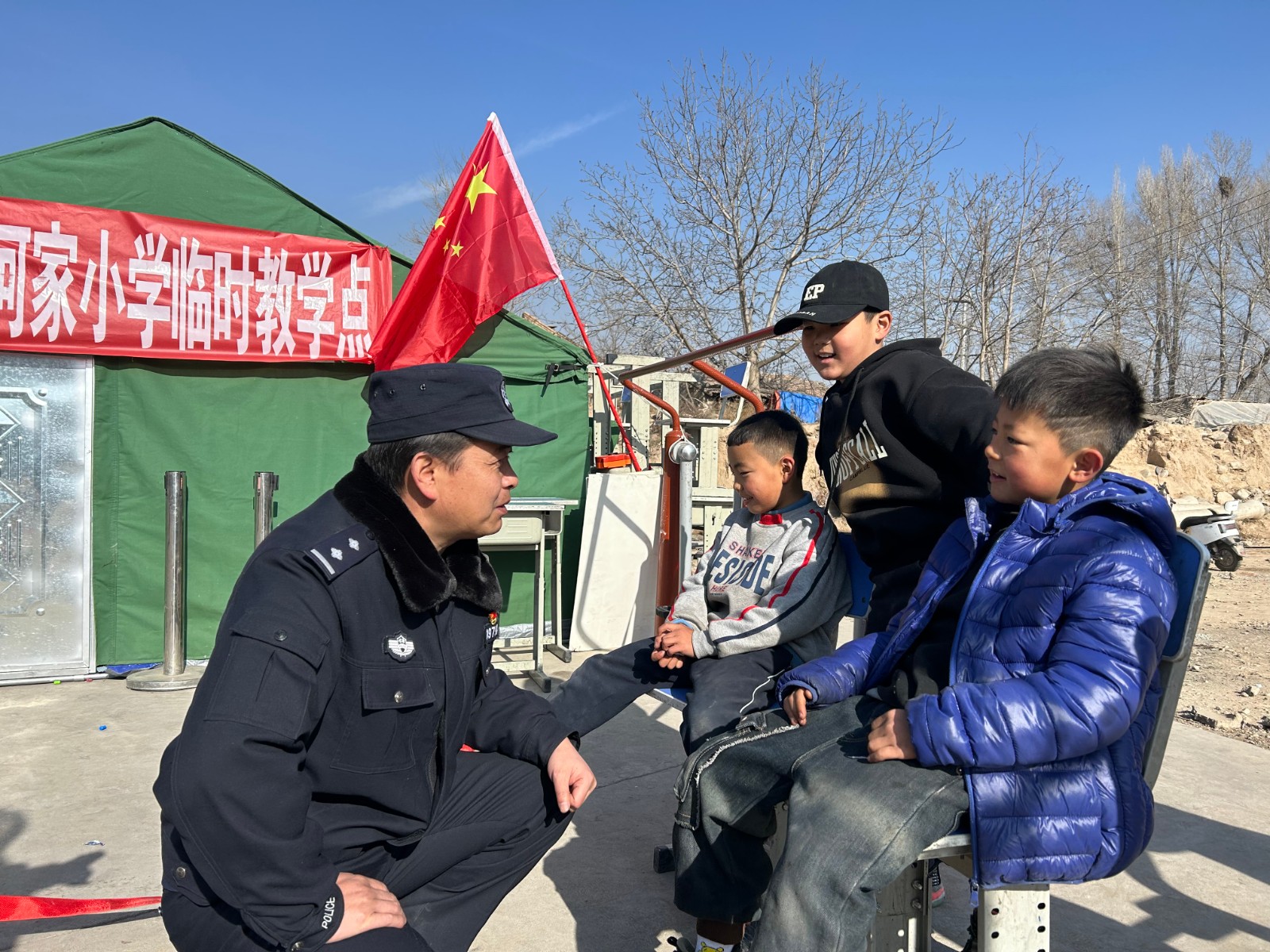 用“藏蓝警色”增添“安全底色”——记“全国五一劳动奖章”获得者石明海