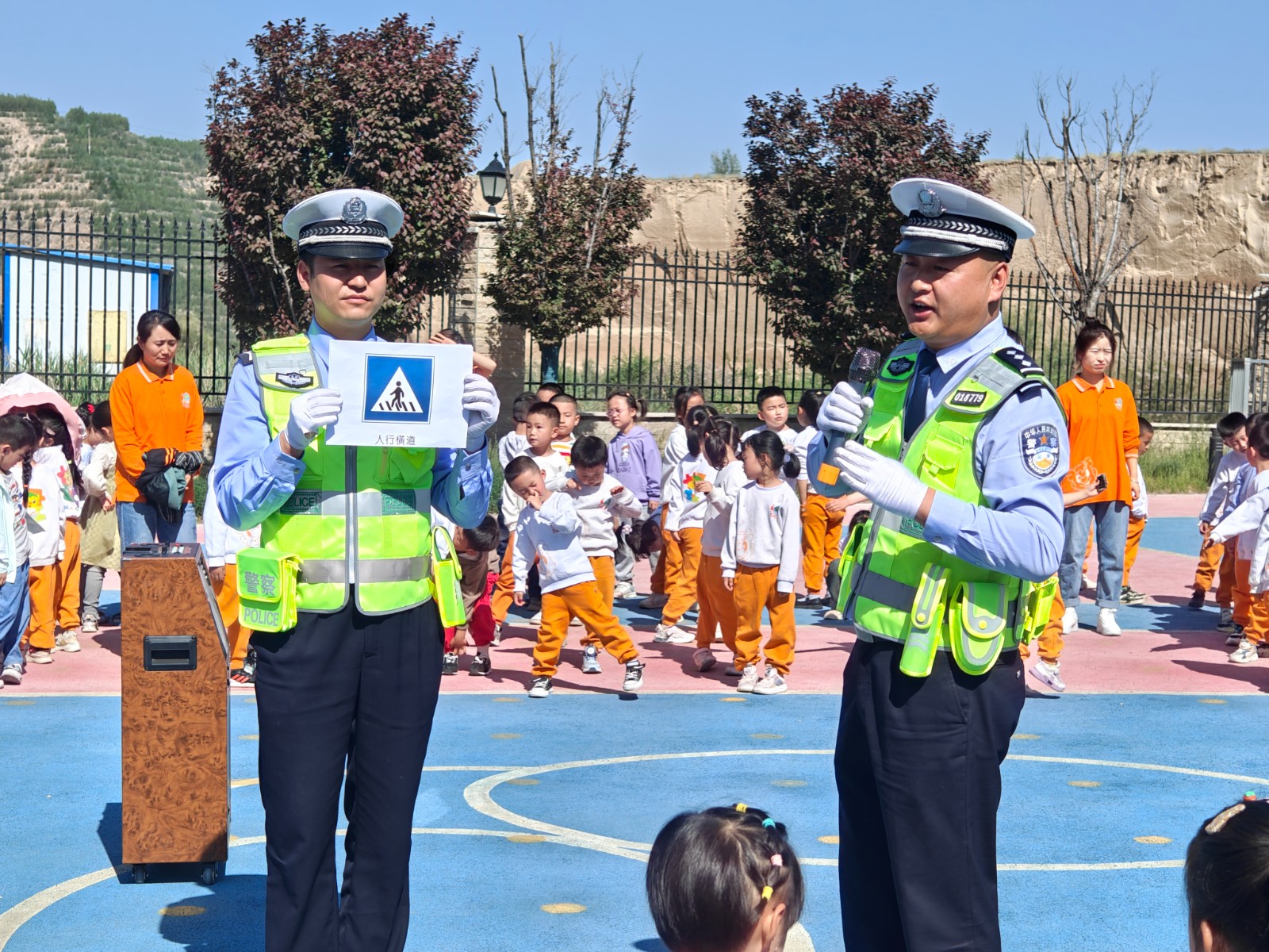 （wAQEY，图片新闻）榆中交警走进幼儿(32020702)-20240519164924