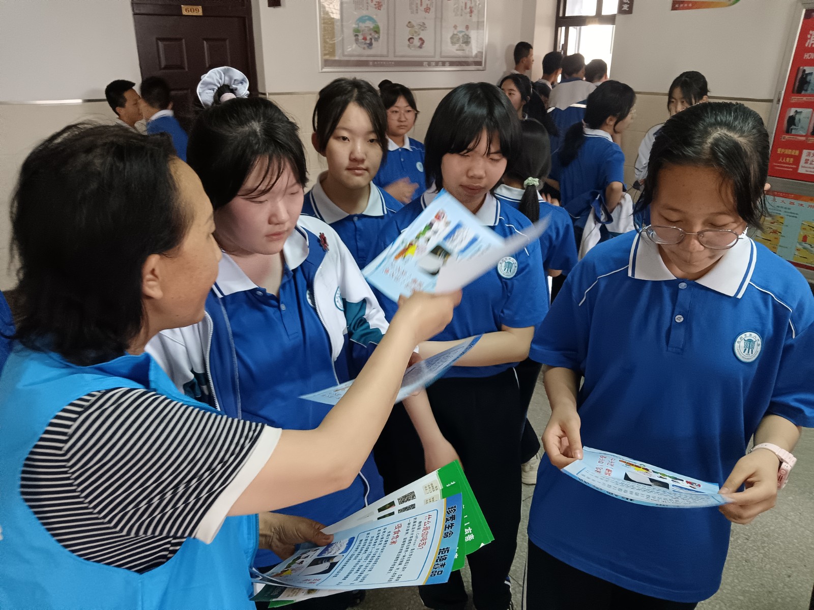 （WAQEＹ图片新闻）禁毒宣传进校园(32160853)-20240523092628
