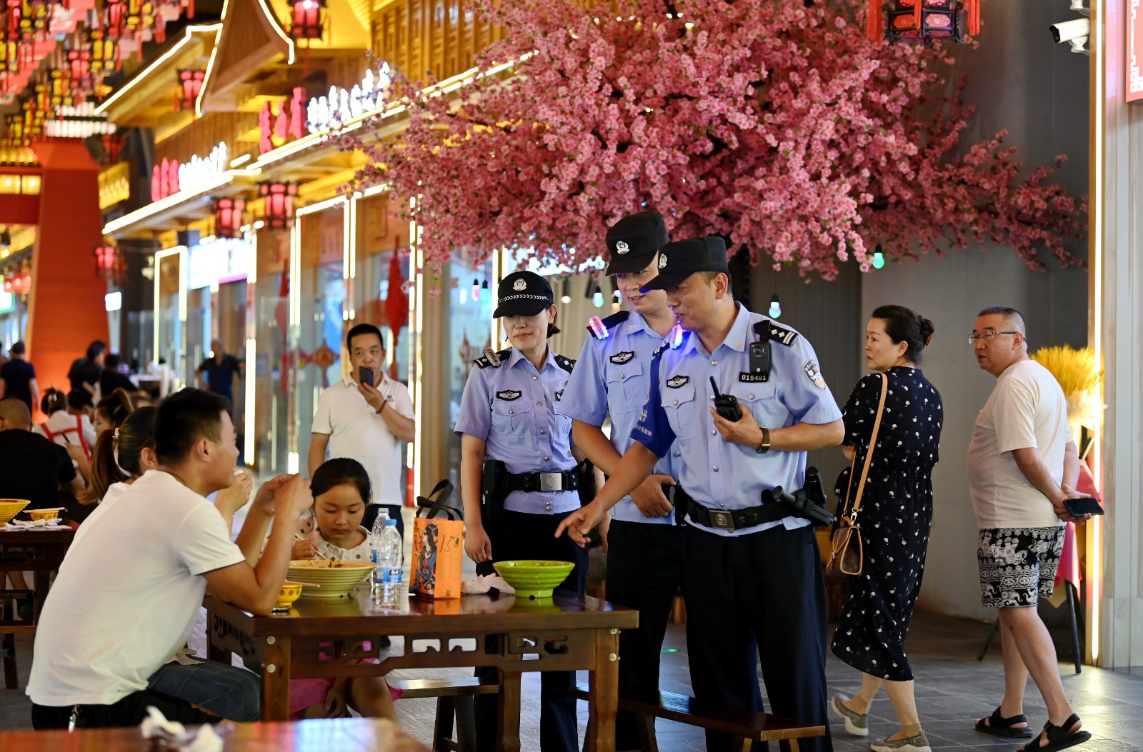 （QEＹ　配图2）守护万家灯火  交出平(32430360)-20240603110847