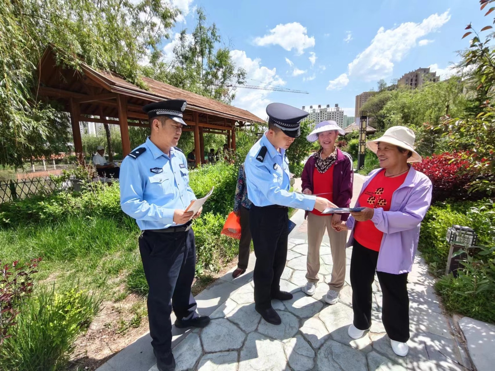 （wAqEY）图片新闻：警民携手筑牢反诈(32516256)-20240605162209
