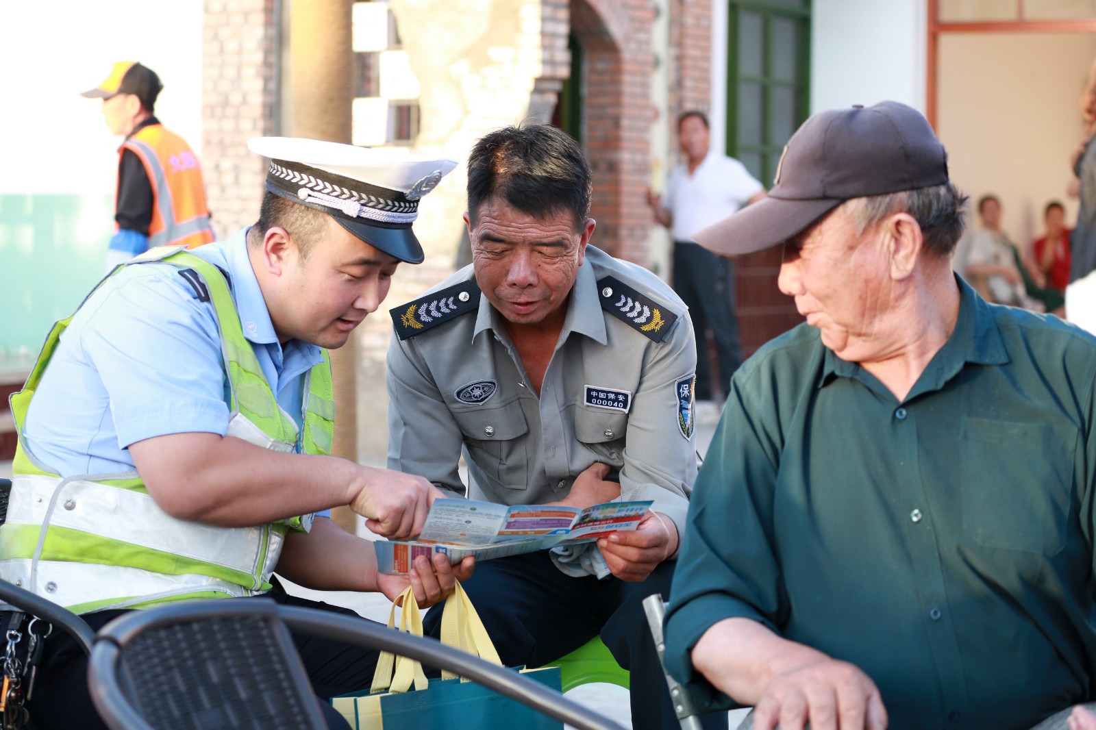 （wAqEY图片新闻）张掖公安交警：点亮(32530631)-20240606170834