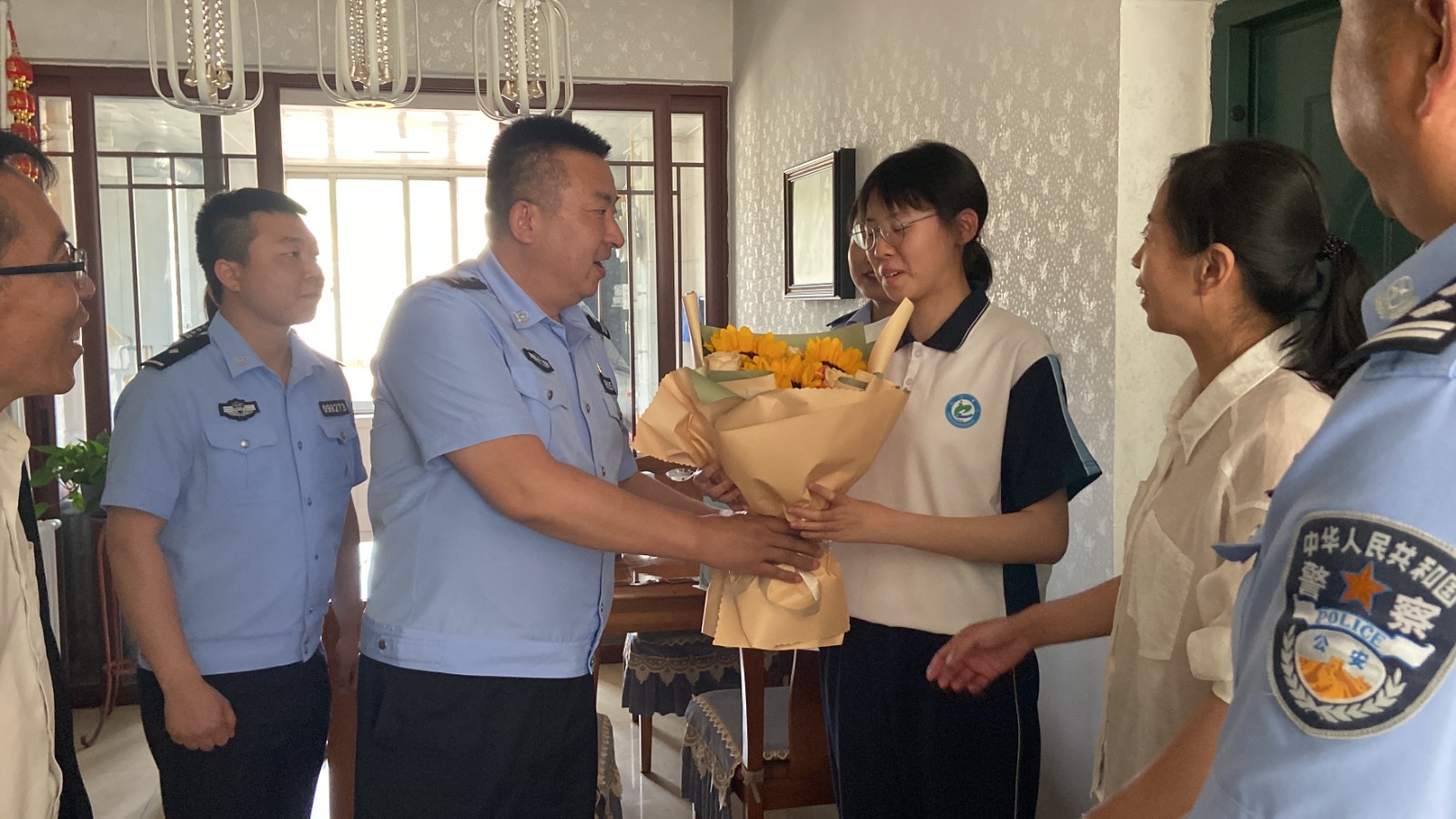 （wAQEY图片新闻）情暖警营  助力高(32562063)-20240609230245