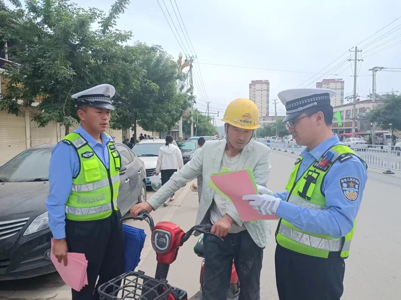 （wAqEＹ图片新闻）提高交通安全意识(32598222)-20240611113958