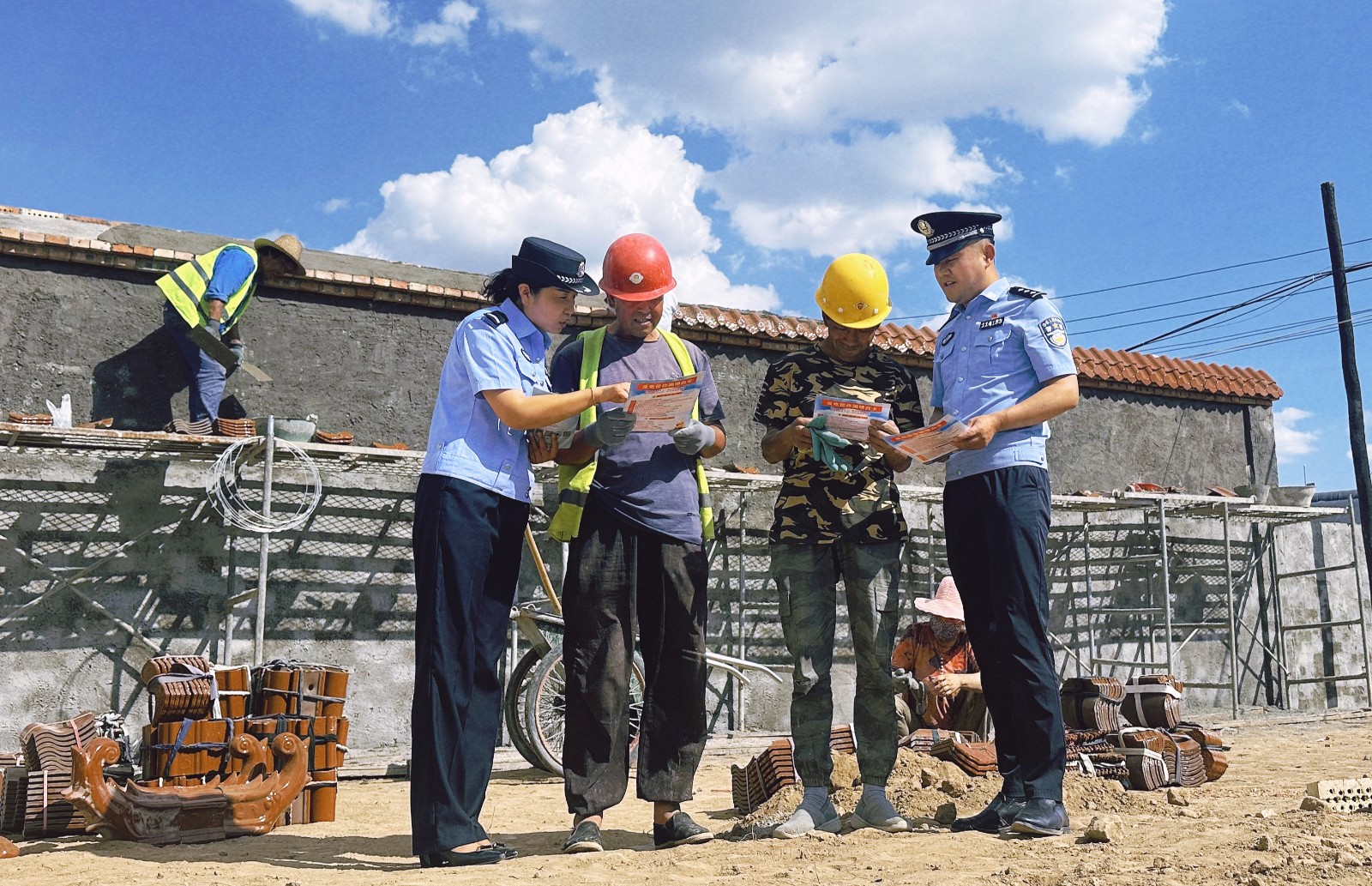 （AqEY 图片新闻）陇西：“护企警官”(32765446)-20240618165114
