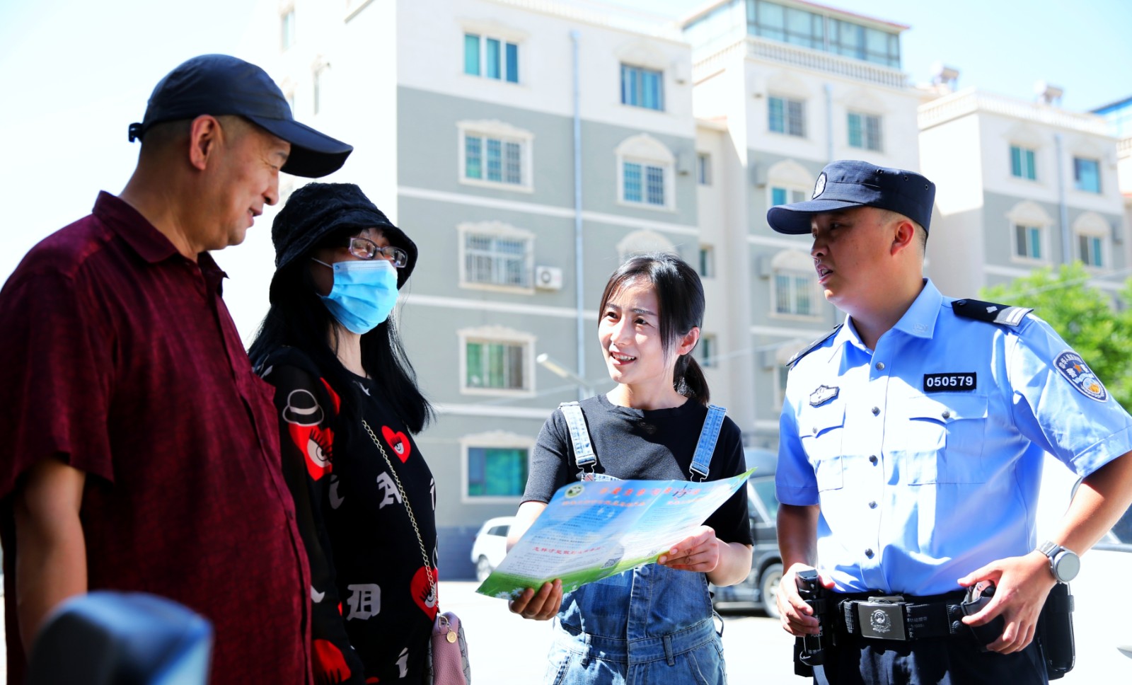 （WAqEＹ图片新闻）嘉峪关公安“解民困(32931483)-20240626163315