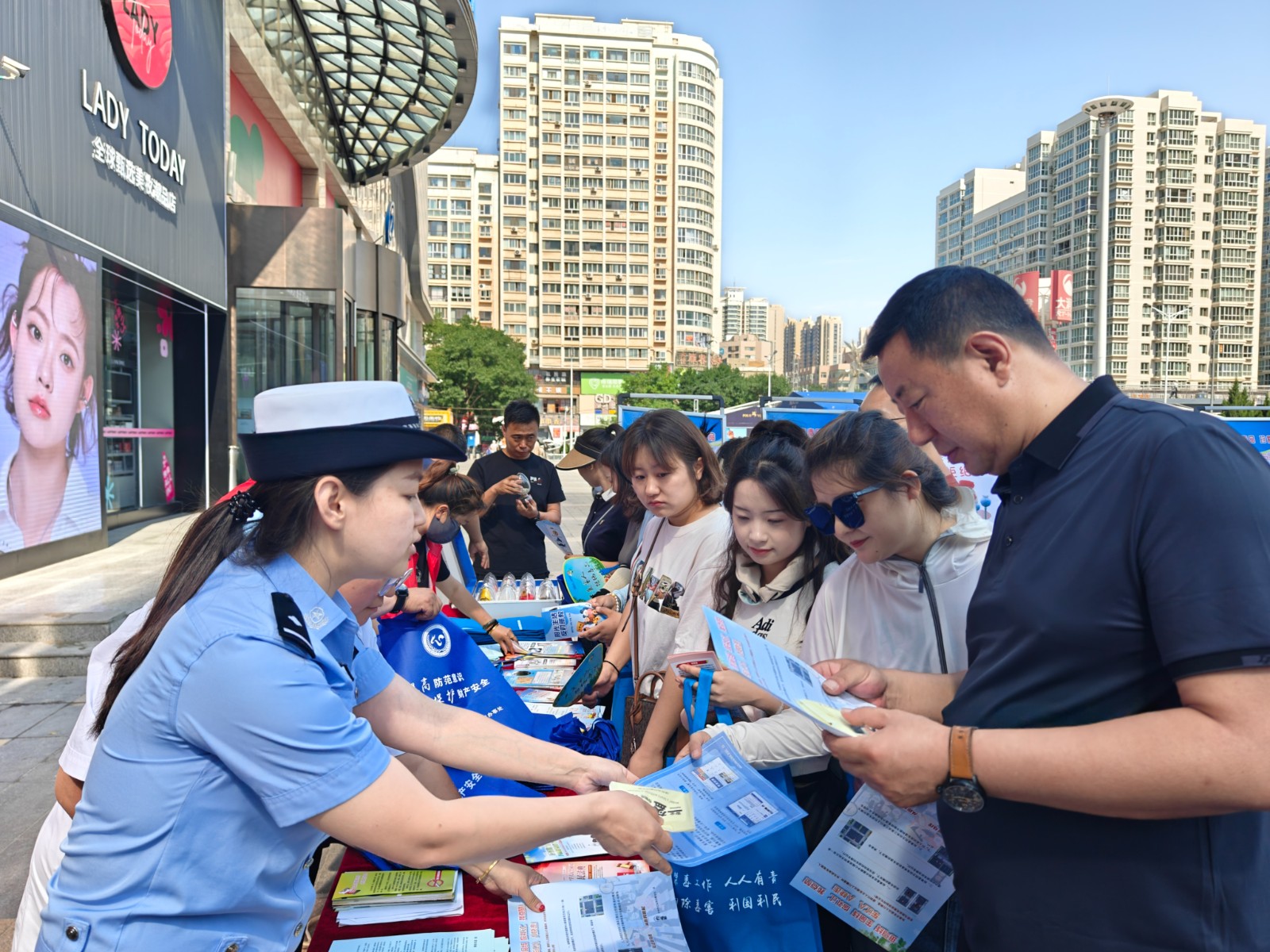 （AqEY图片新闻）雁滩交警大队联合多部(32992380)-20240628232101