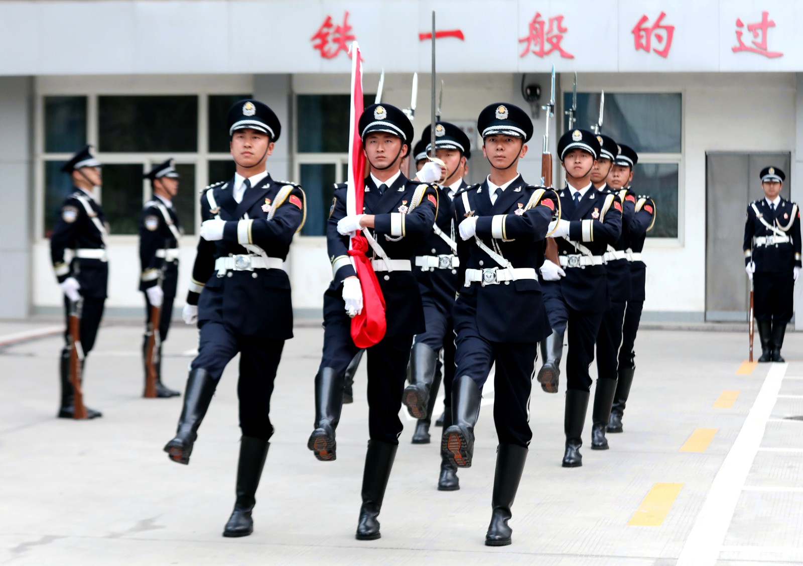 （WAQEＹ　图片新闻，组图1）兰州公安(33073153)-20240702073404