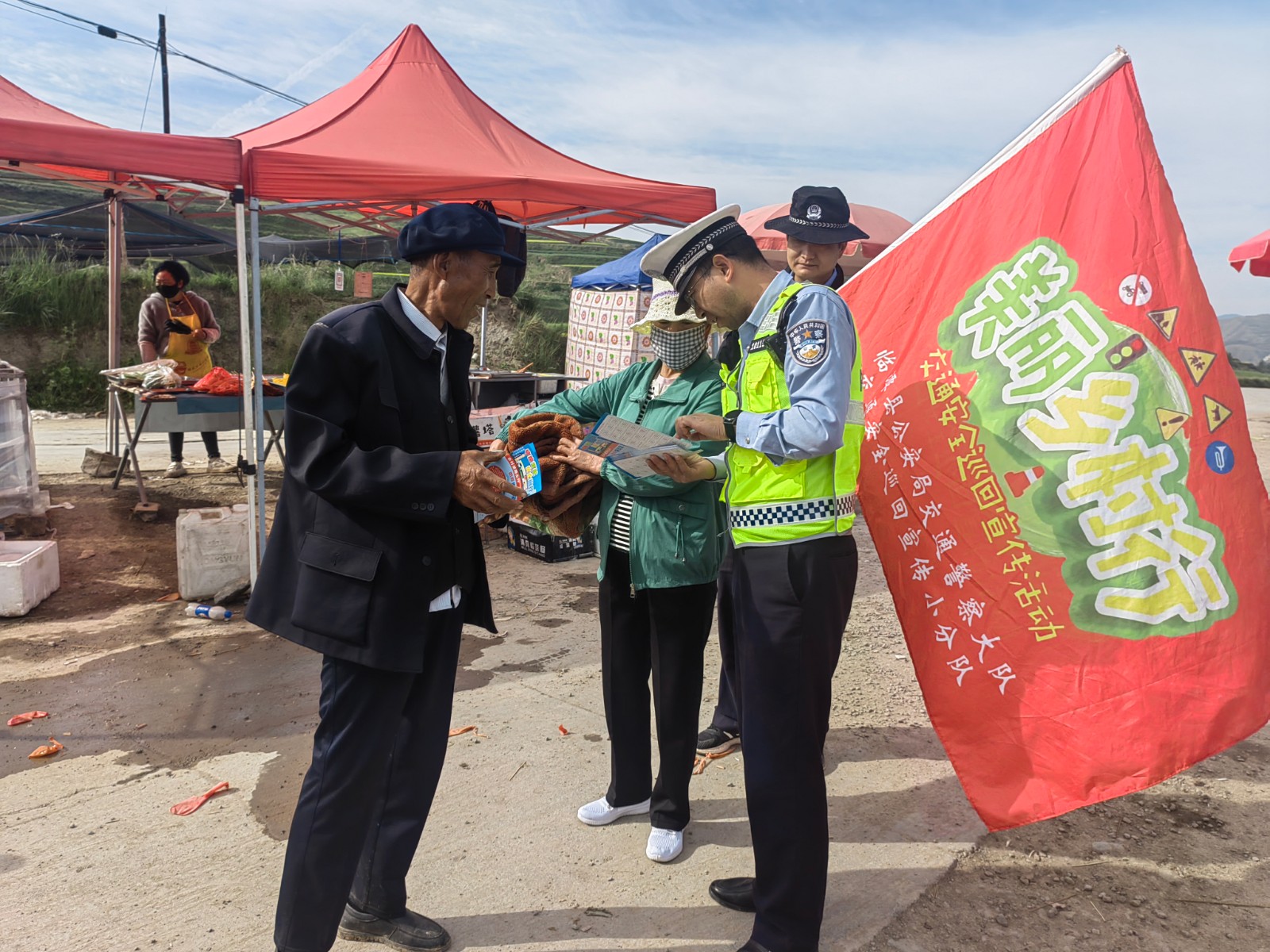 （wAqEY）临潭公安开展美丽乡村行交通(33228686)-20240705155148