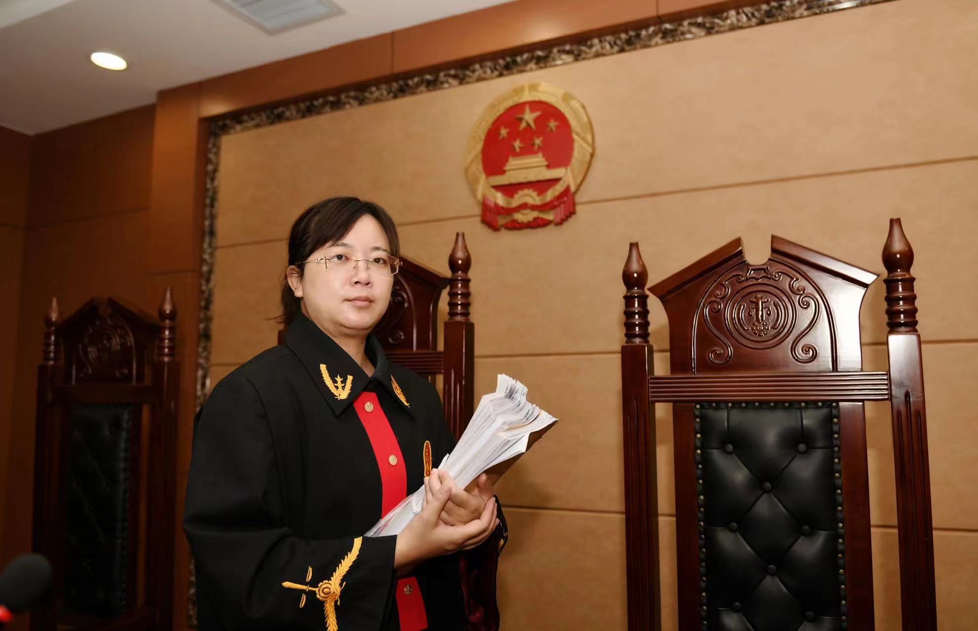 （QEY，我和我的祖国，配图）用大爱诠释(33298775)-20240708075359