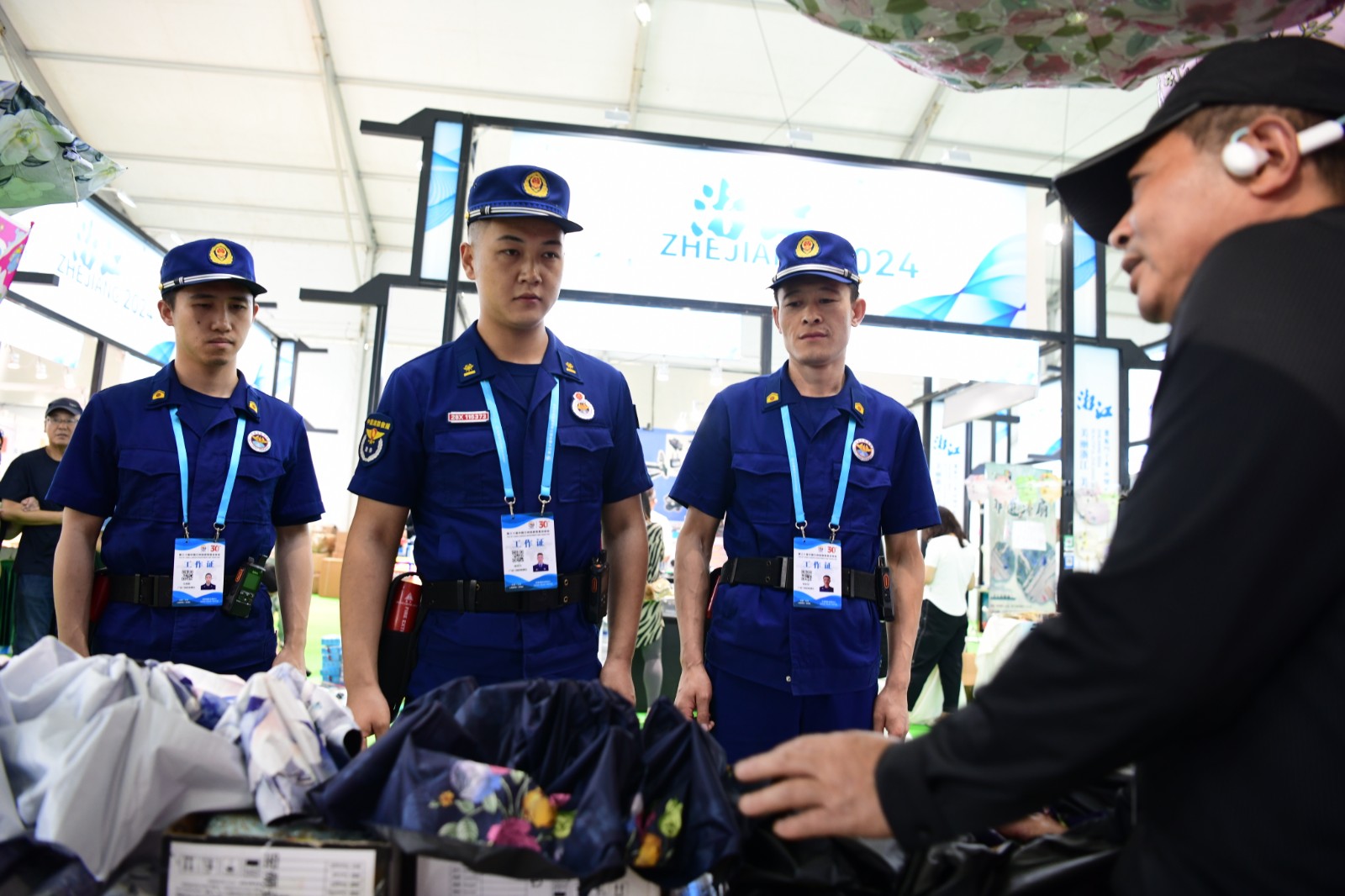 （WAQEＹ图片新闻）城关消防为兰洽会保(33394534)-20240711112051