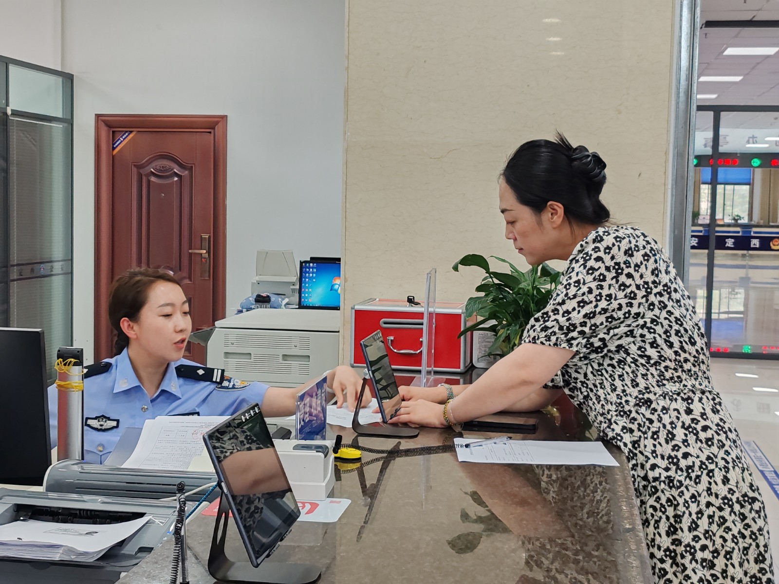 （wAqEY）图片新闻：安定公安全力应对(33449743)-20240712164640
