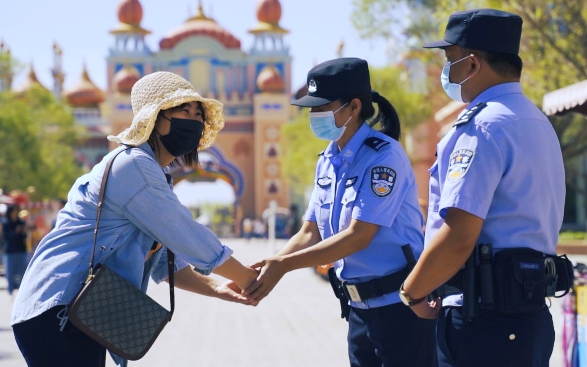 （wAqEY，配图）嘉峪关公安打造旅游警(33692580)-20240723155649
