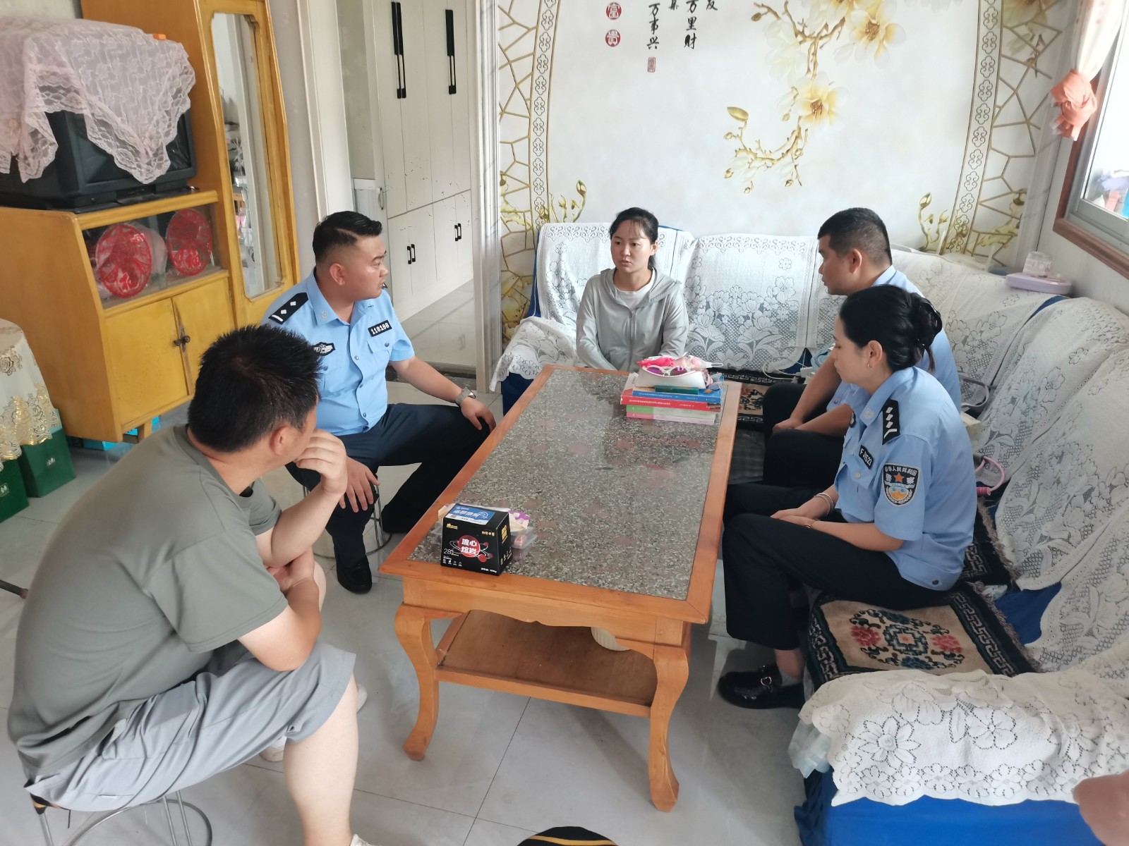 （wAqEY，图片新闻）临洮公安开展入户(33861230)-20240730112544