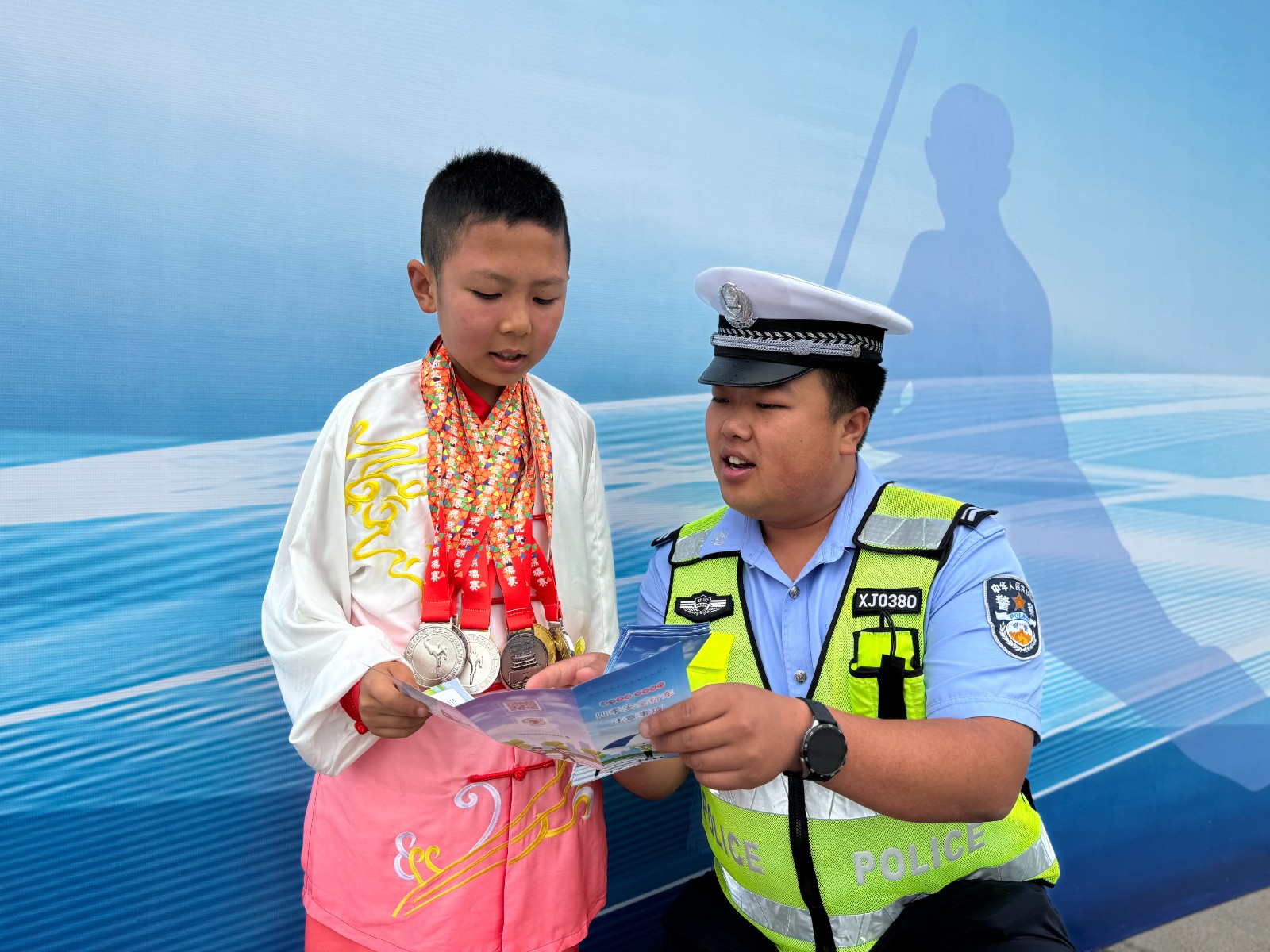 (wAqEY图片新闻)交通宣传进“赛场”(33891603)-20240730172516