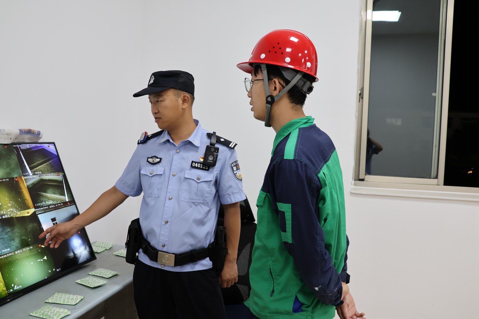 （wAQＹE配图）“严”字当头筑牢治安防(34271753)-20240815110431