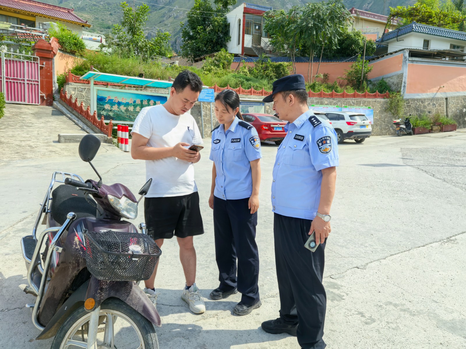 （WAQEＹ图片新闻）反诈宣传进农村(34369873)-20240818092103